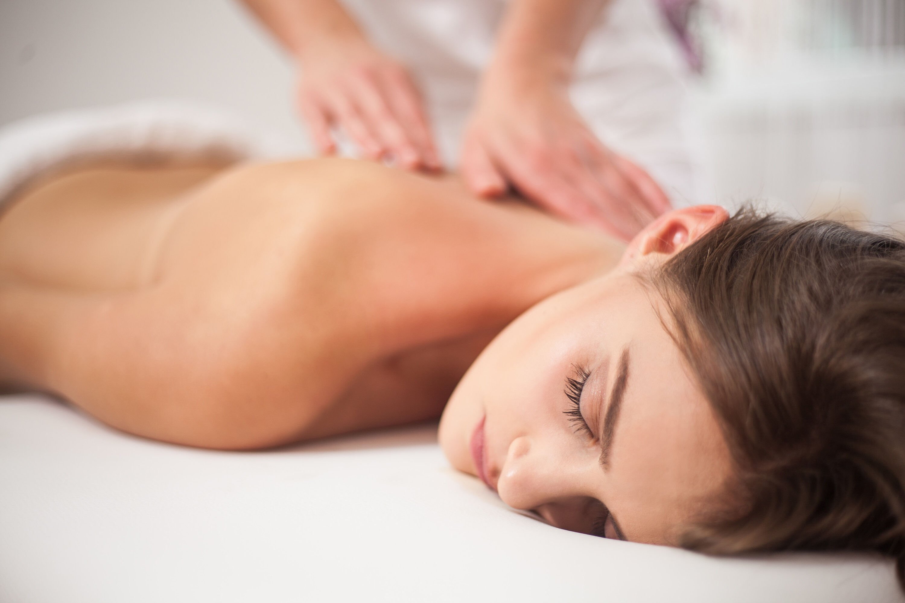 Relaxing Back and Head Massage - 75 Minutes