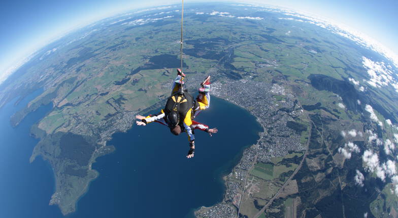 Tandem Skydive Above Lake Taupo - 16,500ft